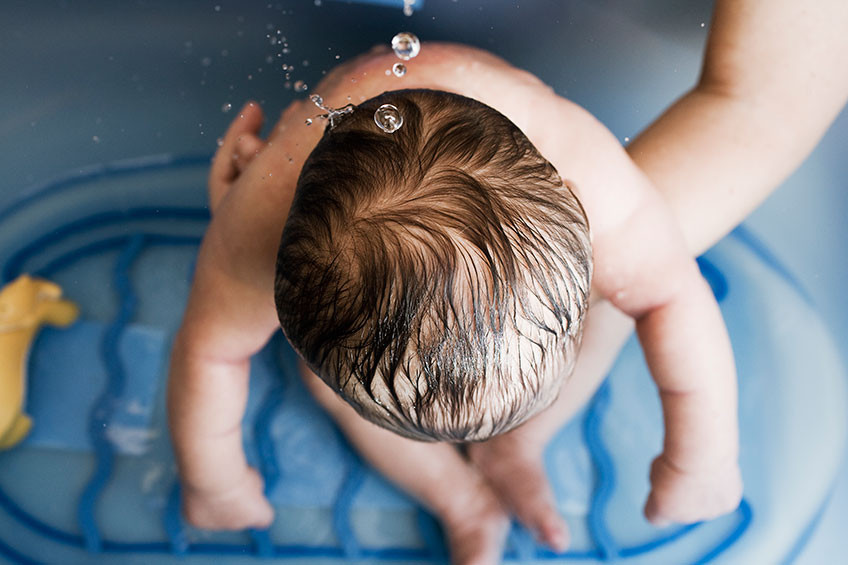 Yenidoğan Banyosu: Bebeğin İlk Banyosu Nasıl Olacak?