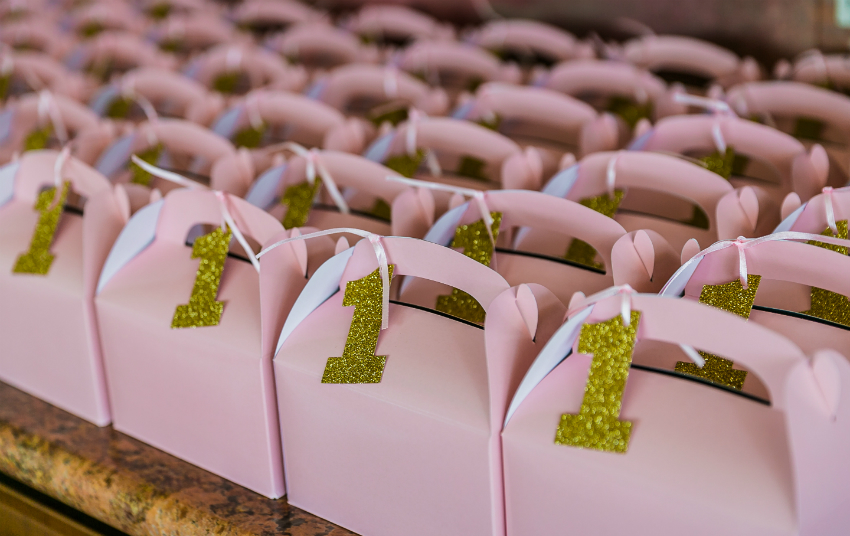 1 Yaş Doğum Günü Hediyesi Seçimi için 11 Öneri!