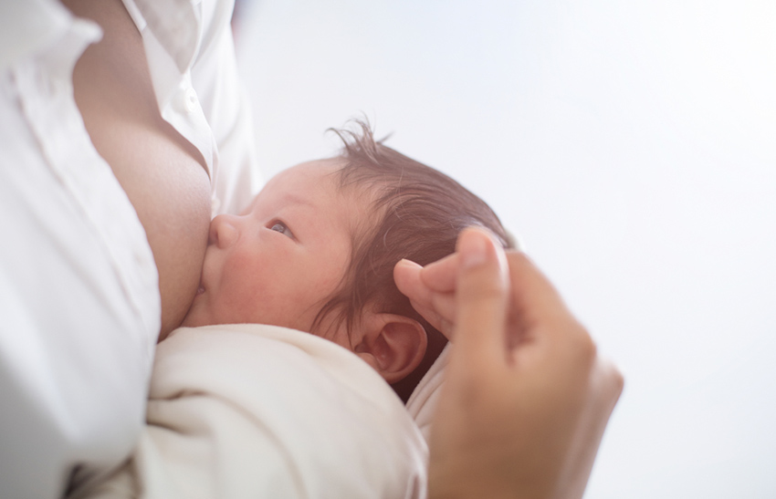 Bebeğin Genzine Süt Kaçması Halinde Ne Yapmalı?