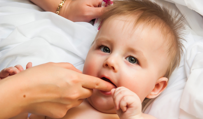 Diş Çıkarma Döneminde Bebeğin Nasıl Beslenmeli?