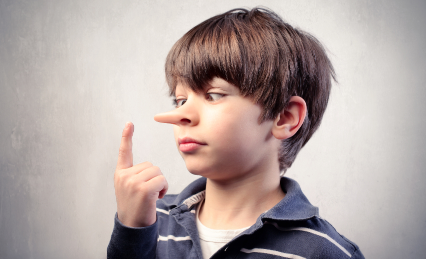 Yalan Söyleyen Çocuğa Nasıl Davranmalı?