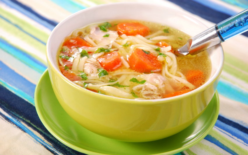 çocuk çorbası tarifleri bebekler için şehriye çorbası