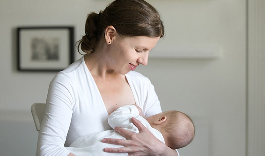 bebekler kucakta nasıl tutulmalı