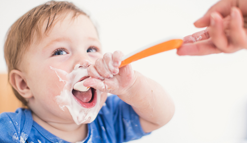 bebeklere yoğurt ne zaman verilir bebeklere yoğurt kaçıncı ayda verilir