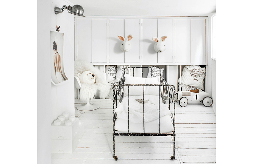 erkek çocuk odası dekorasyonu beyaz erkek çocuk odası