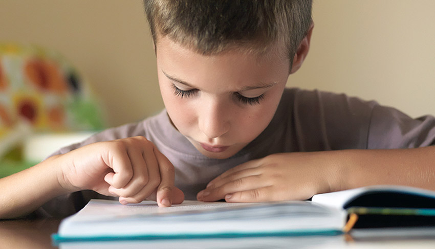 çocuğun okumayı sökmesi için okuma gelişim evreleri