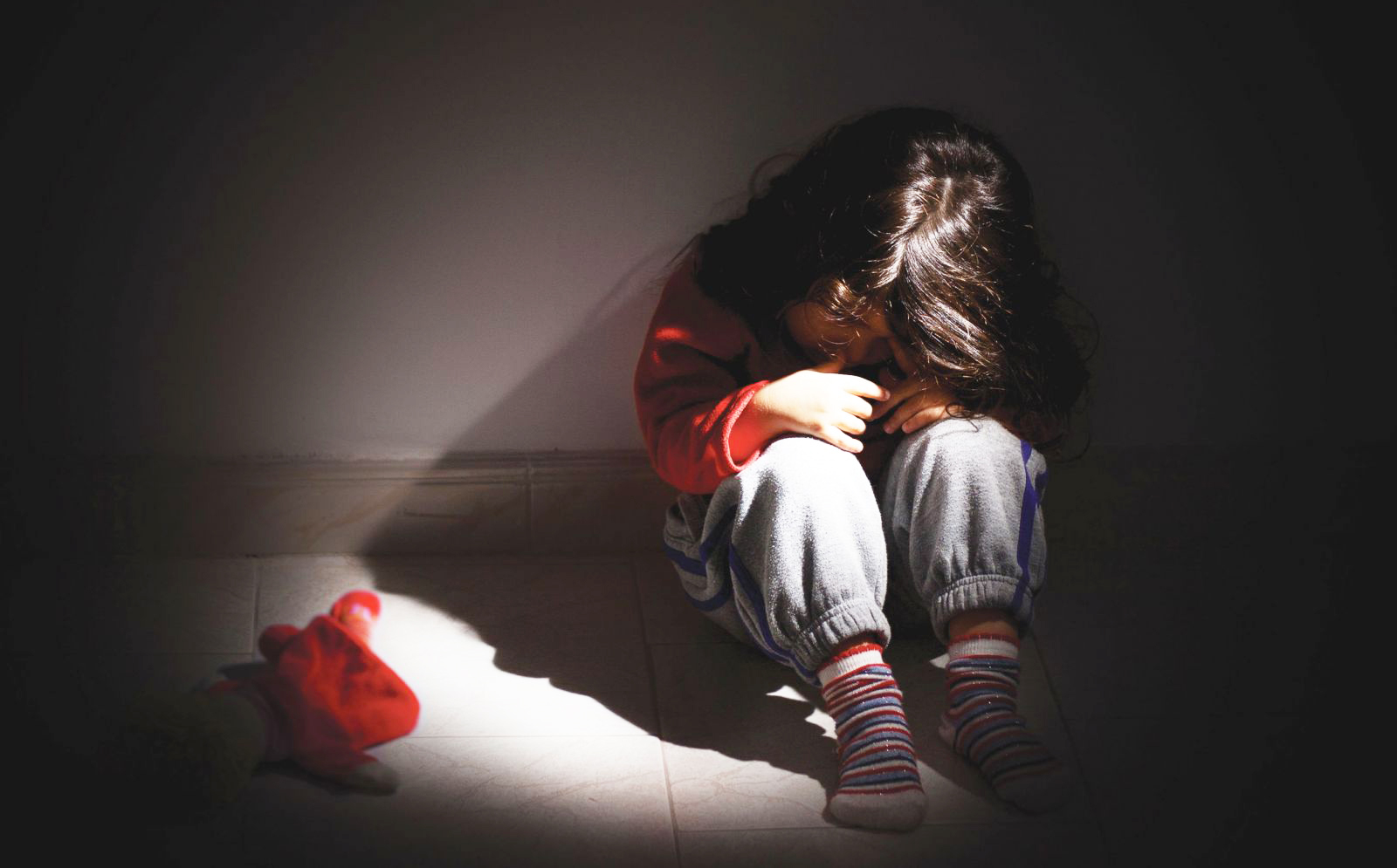 travma yaşayan çocuk travma yaşayan çocuğa nasıl yaklaşmak gerekir