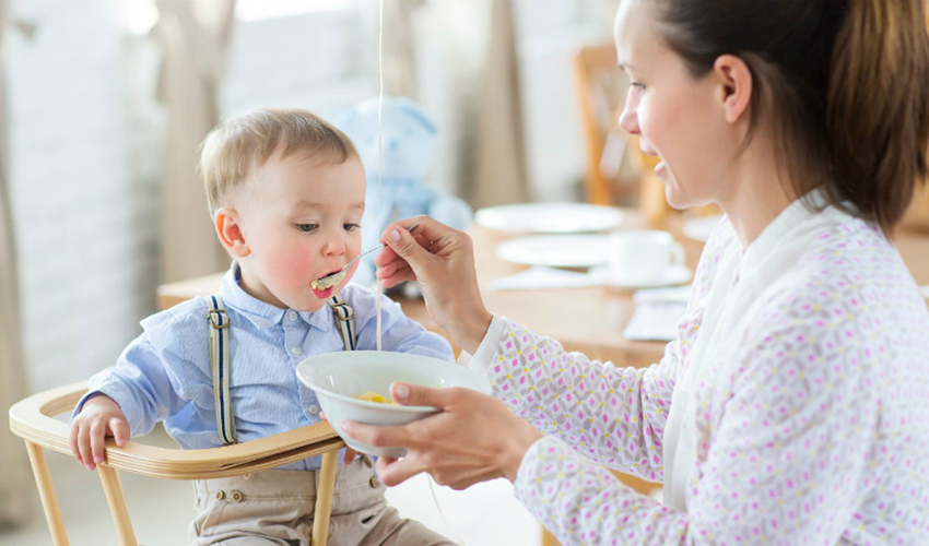 Kaşık maması ne zaman bırakılmalı Kaşık maması ne zaman bırakılmalı
