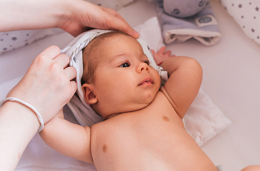 Yeni doğan bebek nasıl giydirilir Yenidoğan bebek nasıl giydirilir